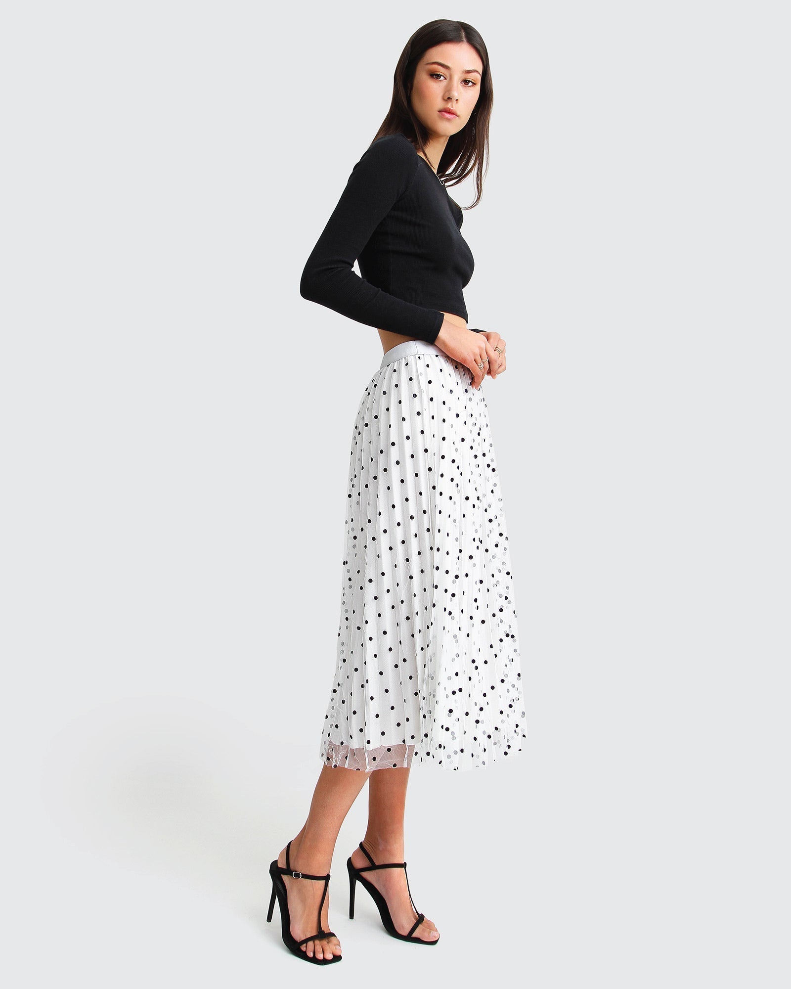 3-mixed-feeling-white-reversible-skirt-polka-dot-side_a0407ff2-89d0-4f08-877f-a490d003140e.jpg