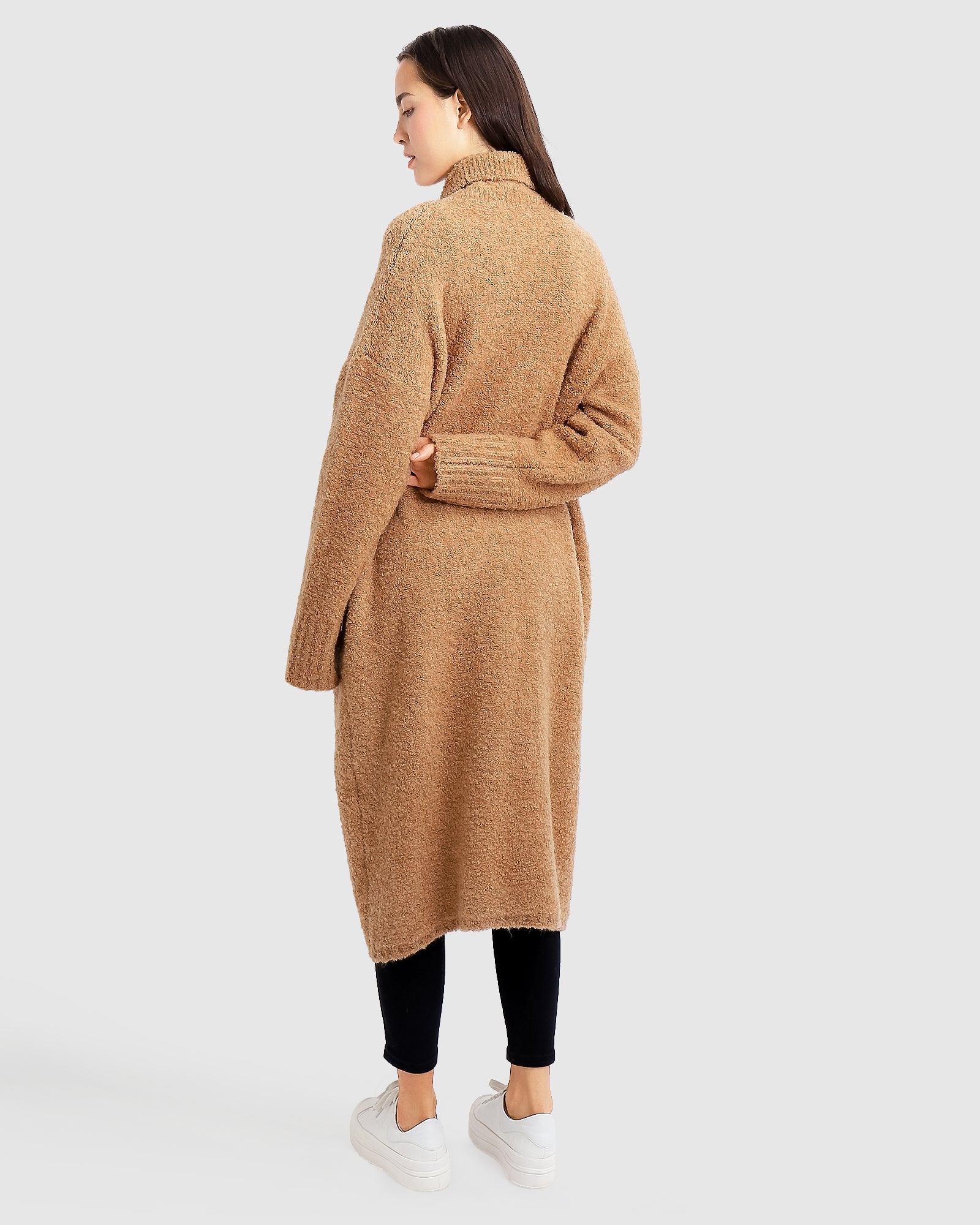 3_Born_To_Run_Light_Camel_Back.jpg
