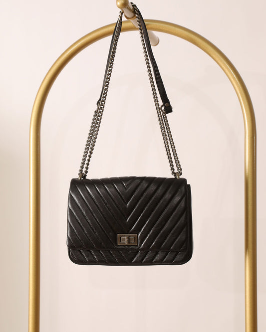 Chain Strap Leather Handbag - Black