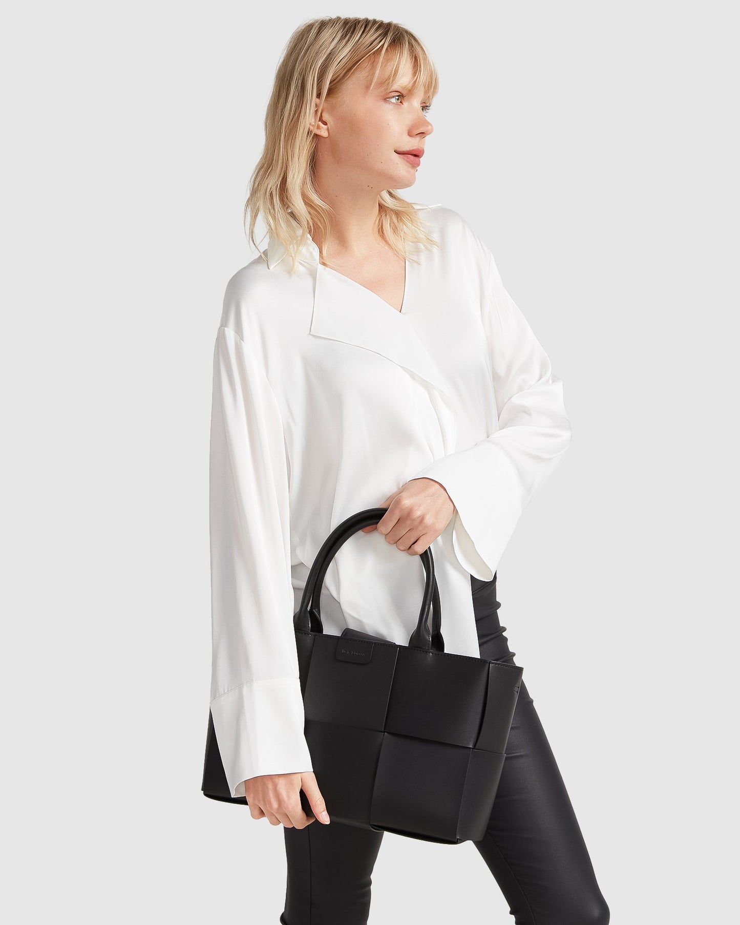 6--Gemini-White_Bag.jpg