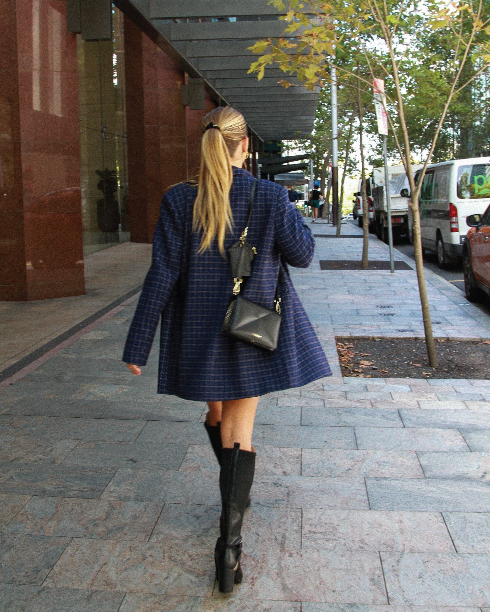 B&B_Cambridge-Oversized_Blue.jpg