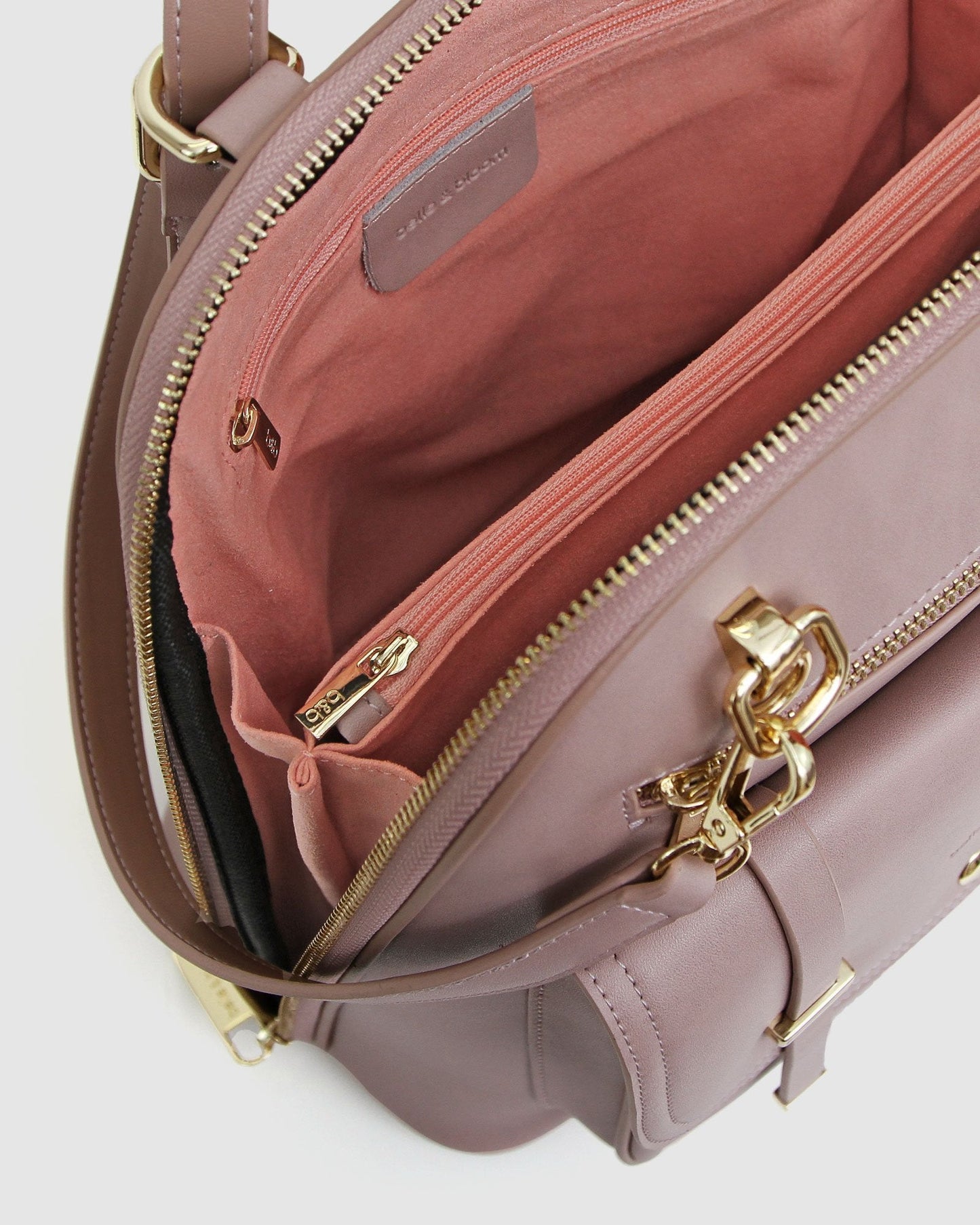 Pinkbackpack-leather-inside_82127530-e9e5-4c7f-84e4-9df64505f9c8.jpg