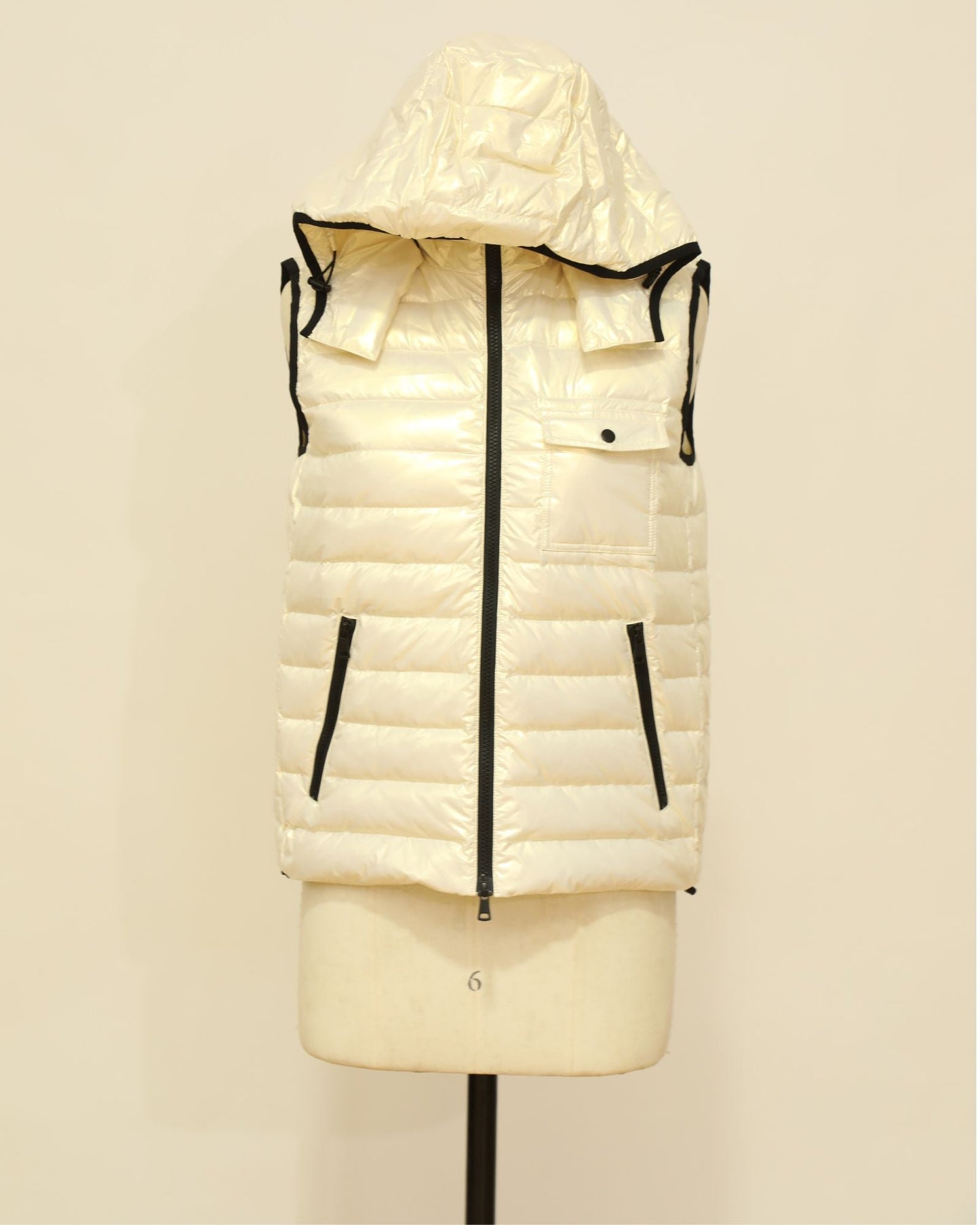 Iridescent Puffer Vest - White