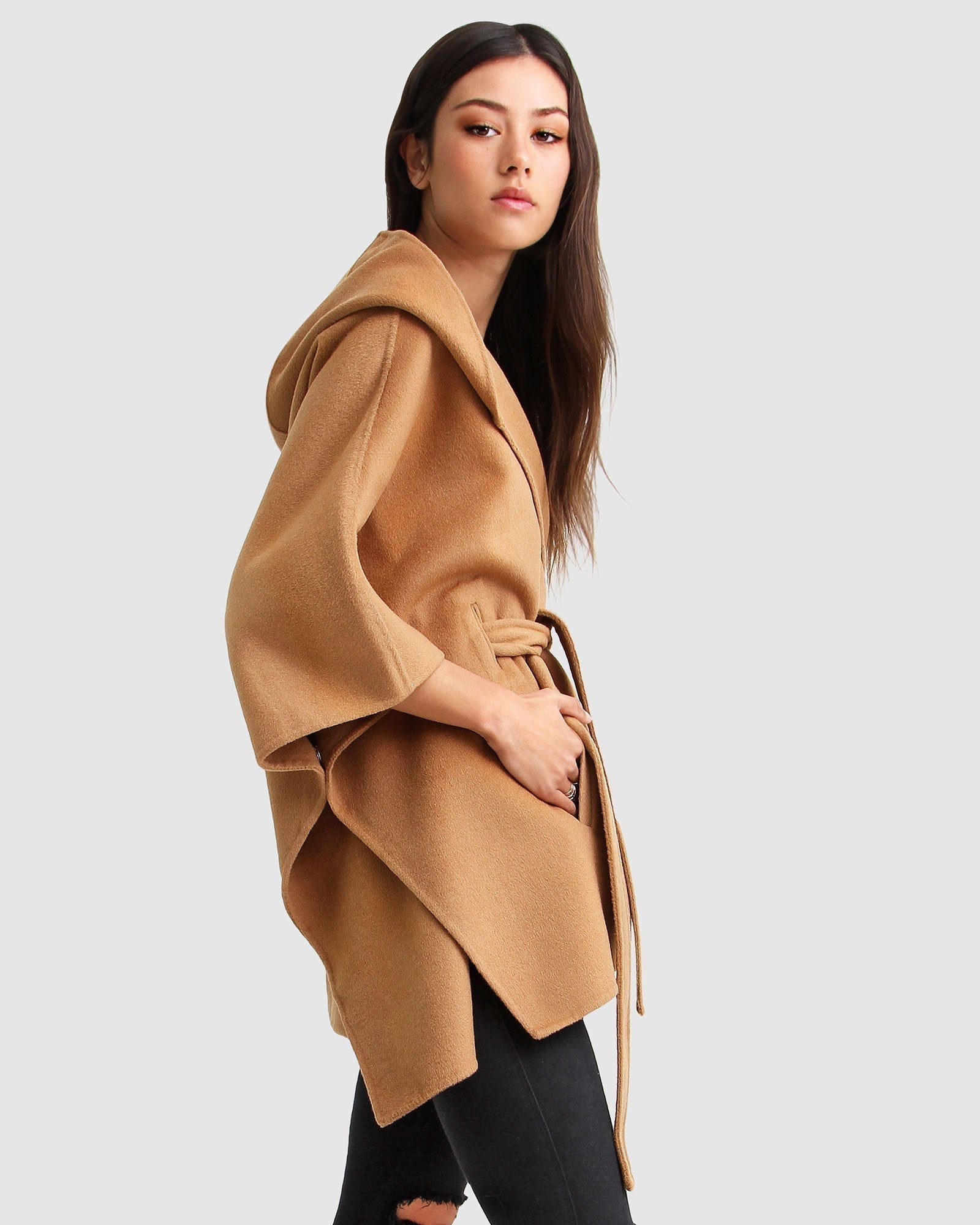 jackson-landing-camel-cape-coat-side_d6af4a1f-bfc2-411c-b3d5-f816a4136d91.jpg